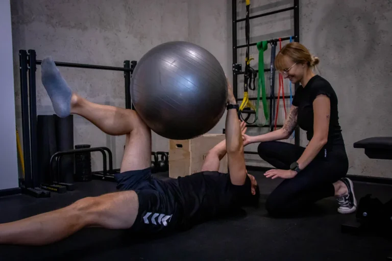 Fizjoterapia przepukliny kręgosłupa w gabinecie Smart Physio Będzin